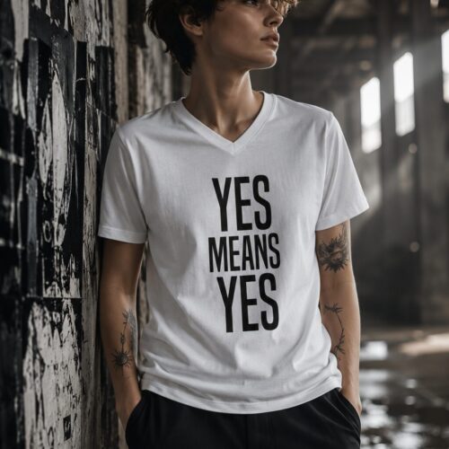 Yes Means Yes Kurzärmeliges Unisex-T-Shirt mit V-Ausschnitt – T-Shirts – SHiiRTS